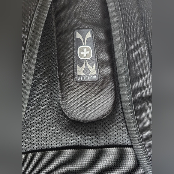 Swissgear 18.5 " Laptop Backpack - Picture 3 of 10